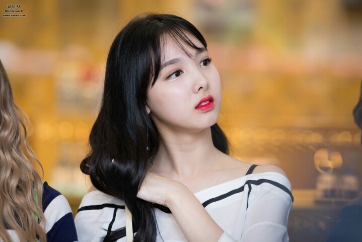 [트와이스] 서열9위 토끼언니 맏내 나연 짤들.jpg | 인스티즈