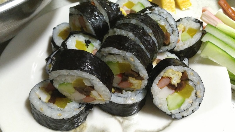 [김밥] 집에서 만든 스타일의 김밥들 | 인스티즈