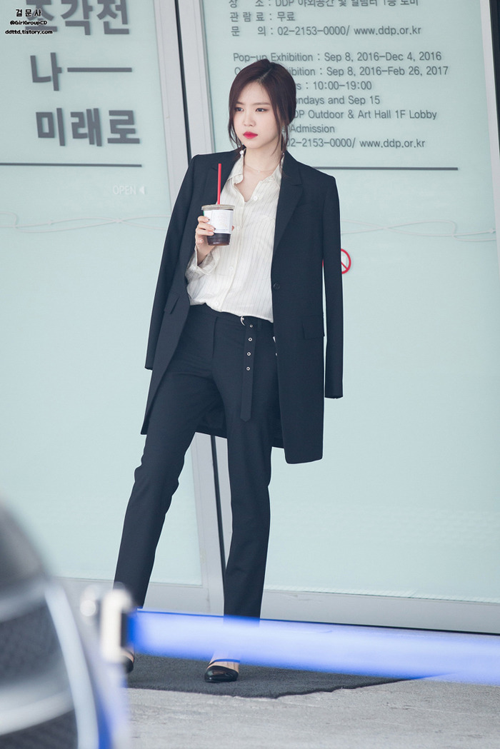 [에이핑크] 바지정장 입은 손나은.jpg | 인스티즈