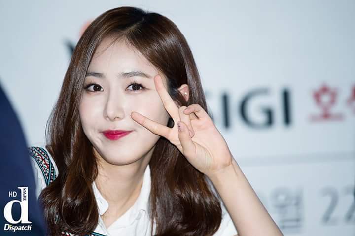 오늘자 네이버 기사에 올라온 여자친구 호식이 팬싸사진 | 인스티즈