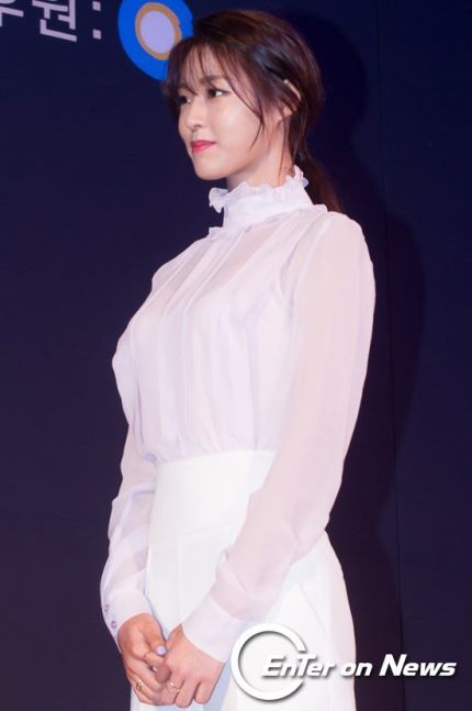 오늘자 앞머리 내린 설현... | 인스티즈
