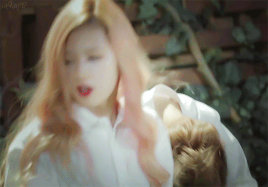 트와이스 사나 하의실종 패션.gif | 인스티즈