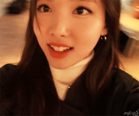 앞니가 큰 나연이.gif | 인스티즈