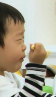 [슈퍼맨이돌아왔다] 아직도 신거 잘 못먹는 이서준ㅋㅋㅋㅋㅋㅋ.GIF | 인스티즈