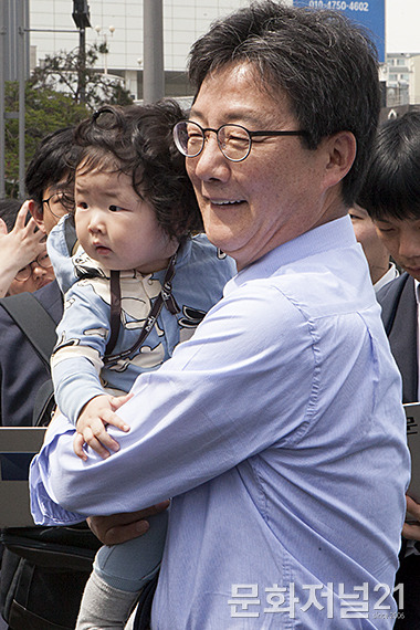 대선후보와 아기 | 인스티즈