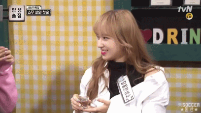 소주를 처음 먹어본 우주소녀 성소.jpgif | 인스티즈
