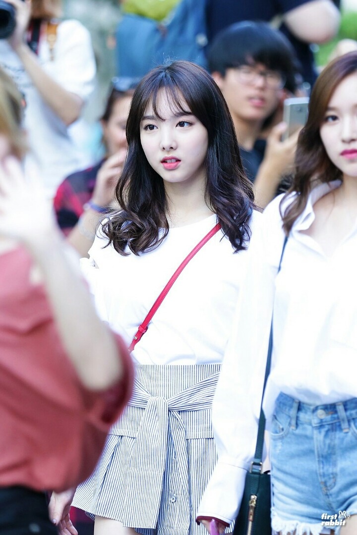 [트와이스] 여름 분위기에 어울리는 청량한 나연이 | 인스티즈