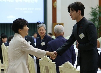 박대통령 연예인과 함께 | 인스티즈