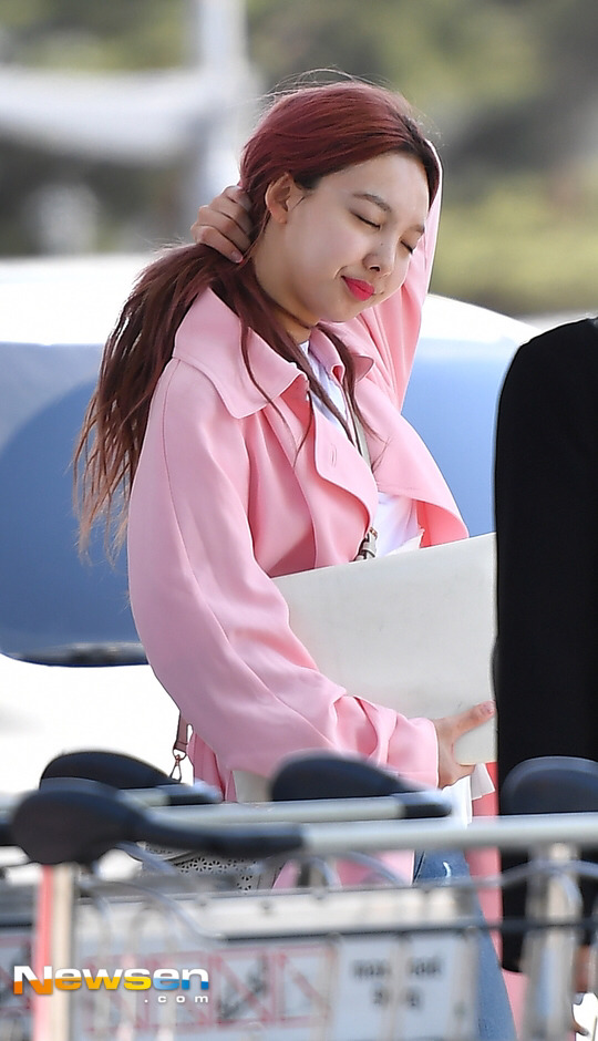 170427 또 어딘가로 출국하는 인처공항 트둥이들 | 인스티즈