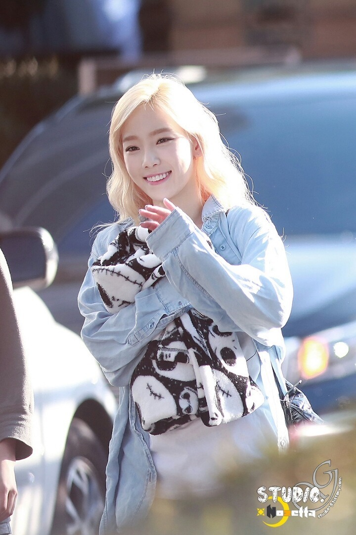 여전히 우리를 보고 웃는 태연이좋다 | 인스티즈