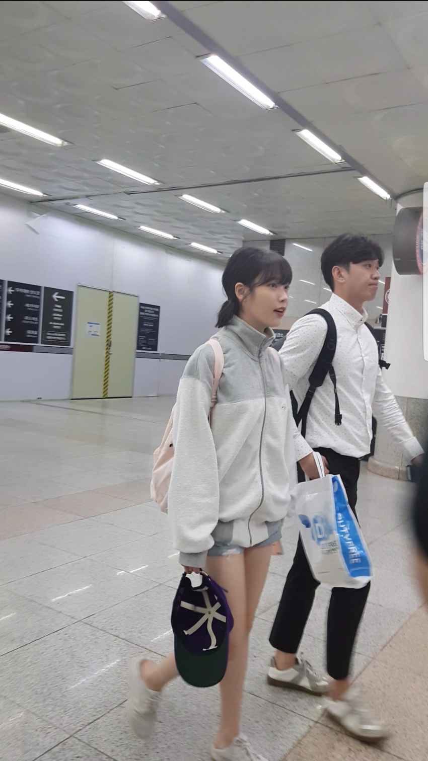오늘자 아이유 | 인스티즈