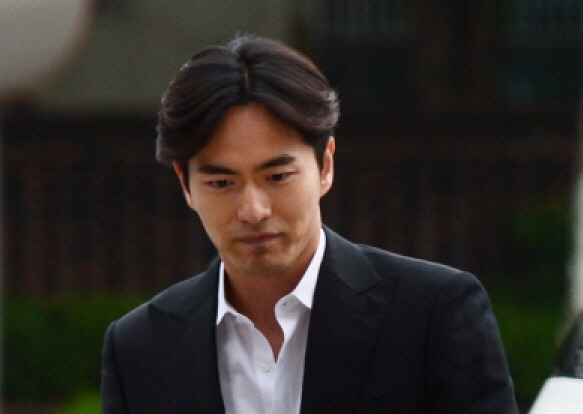 이진욱이 집에 도착하자 av한편 찍는 고소녀 (19금급 내용) | 인스티즈