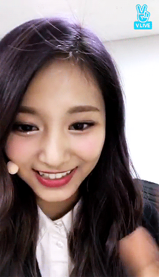 [twice] 오늘 깜짝 개인V앱한 쯔위 움짤.gif | 인스티즈