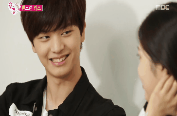 레드벨벳 조이한테 키스하려는 육성재.gif | 인스티즈