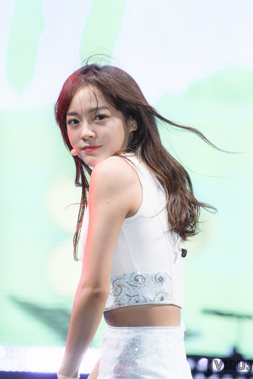 최근들어 살이 오른 김세정.gif | 인스티즈