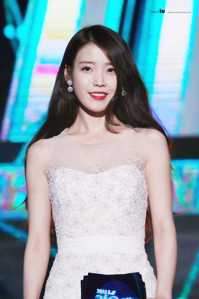 드레스 입은 아이유 모음 | 인스티즈