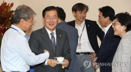  수석보좌관회의+티타임 기사 사진 06/05 | 인스티즈