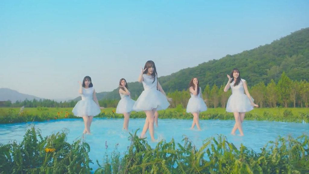 여자친구 뮤직비디오속 연못의 비밀 | 인스티즈