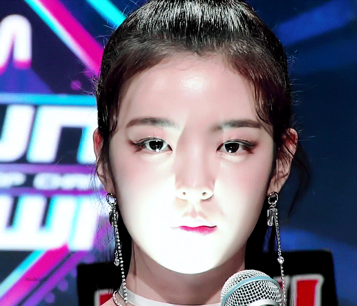 웃을때 댕댕이같은 ITZY 리아.gif | 인스티즈