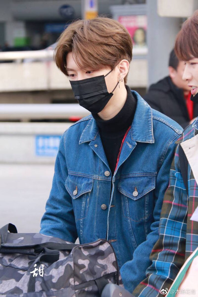 위에화연습생이라는 판빙빙남동생 마스크 벗은 모습 | 인스티즈