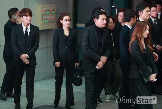 故김주혁 배우 발인식 현장 사진 | 인스티즈