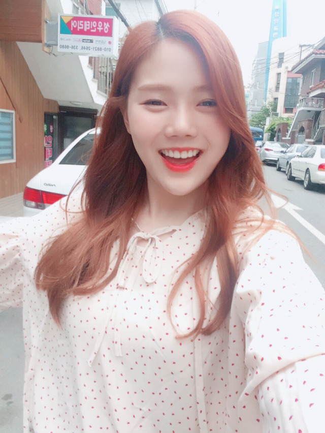 왠지모를 친근감에 내꺼인거 같아서 오마이걸 효정.jpgif | 인스티즈