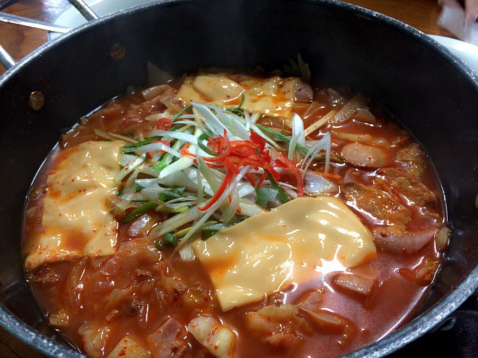 시원하고 얼큰한! 부대찌개 존슨탕 gifjpg | 인스티즈