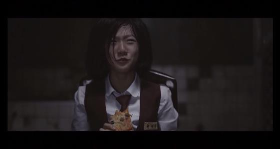 강산맨션 102호에는 살인마가 살고있다. ＜영화＞ 이웃사람 03 | 인스티즈