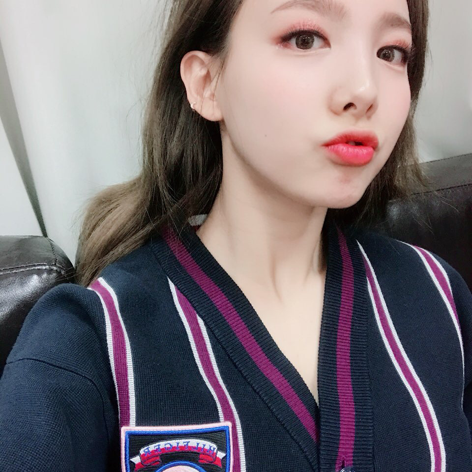 이제 시크해지고 싶은 나연 | 인스티즈