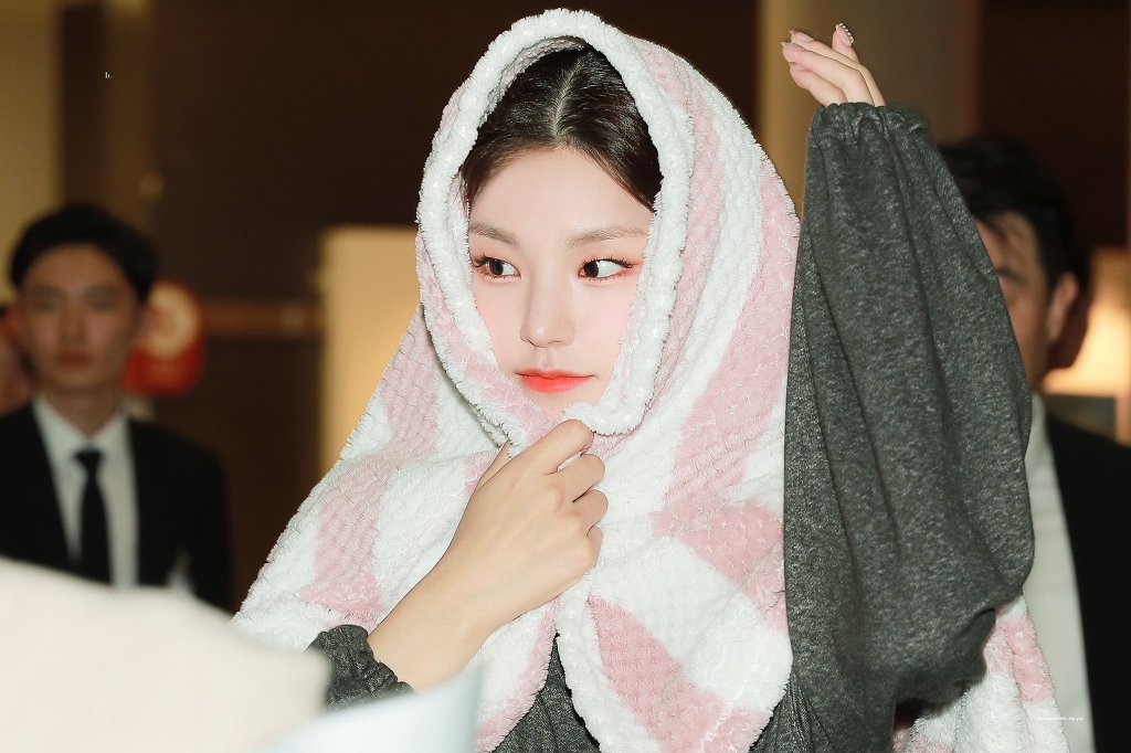 솔직히 좀 귀여운 ITZY 예지.jpgif | 인스티즈