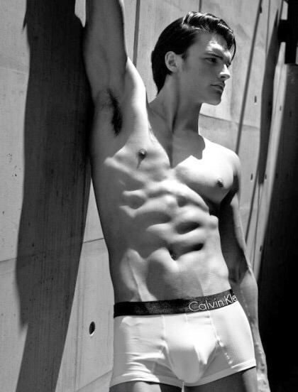 불호 없는 남자몸매 | 인스티즈