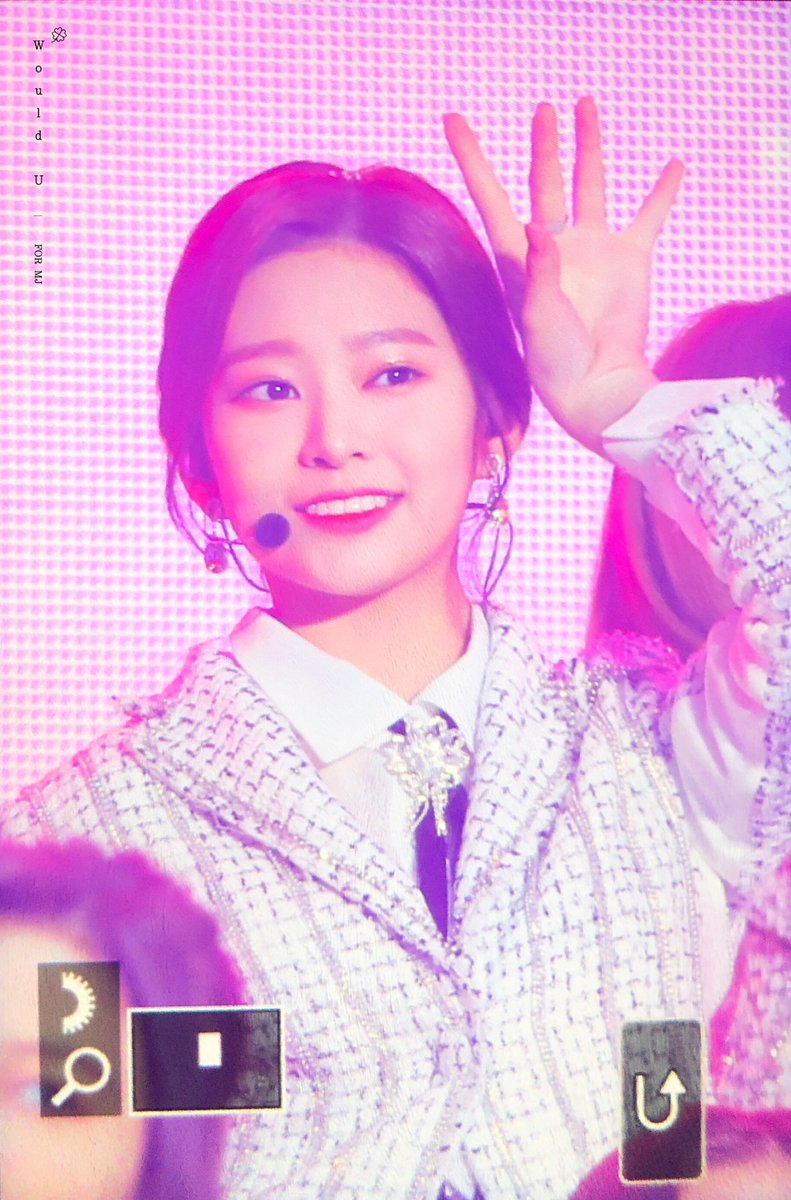 프리뷰로 보는 오늘자 아이즈원 김민주.jpg | 인스티즈