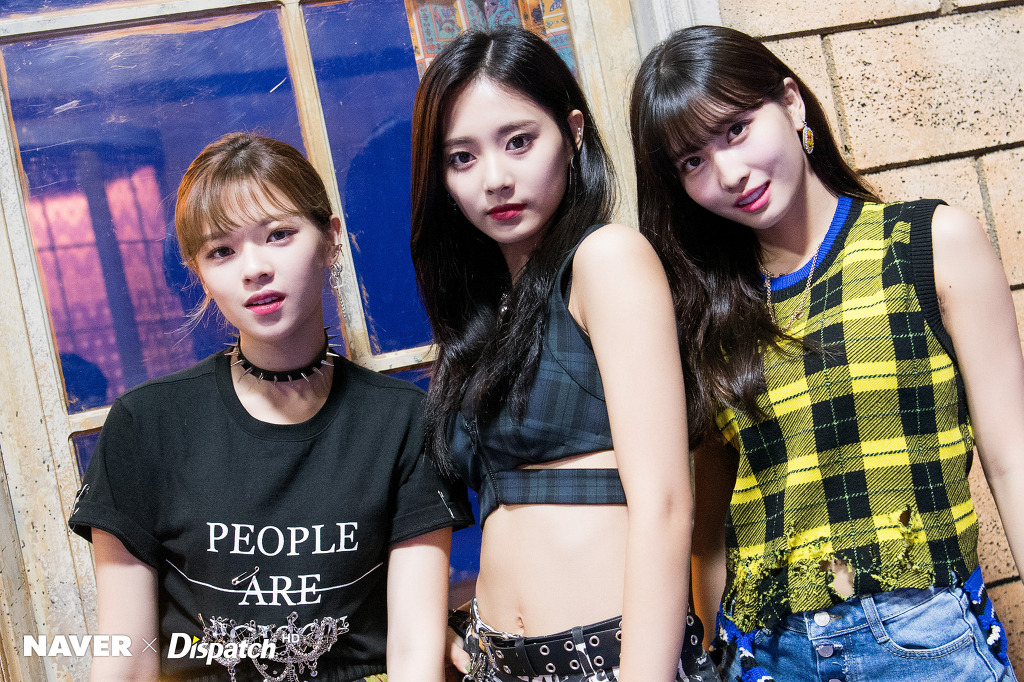 디스패치가 찍은 트와이스 정연 모모 쯔위 큰사진 | 인스티즈