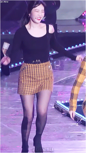 앞머리 내린 큐티섹시 체크 조이.jpgif | 인스티즈