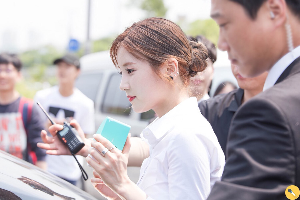 [에이핑크] 주말이라 시간이 잘 가는 것 같아서 박초롱 | 인스티즈