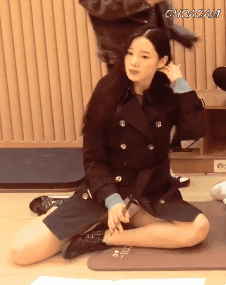 앉아있는 조현.gif | 인스티즈