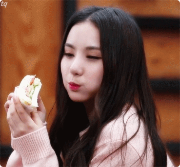 오물오물 잘먹는 은하.gif | 인스티즈
