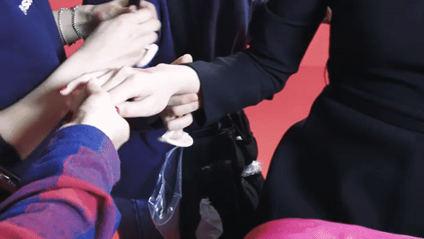 무표정으로 신난 트와이스 미나 | 인스티즈