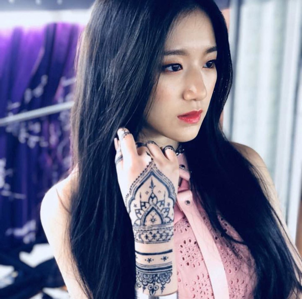 (여자)아이들의 비쥬얼담당 백설공주 슈화.jpgif (311장) | 인스티즈
