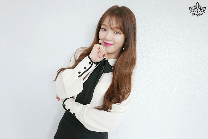 오마이걸 불꽃놀이 비하인드 사진 | 인스티즈