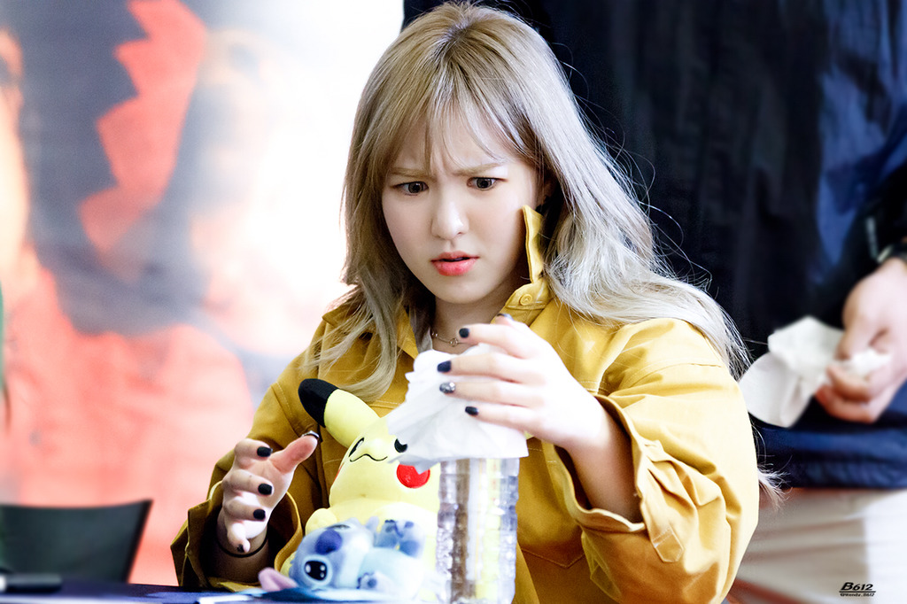그냥 보고만 있어도 재밌는 웬디 혜자 리액션.gif | 인스티즈