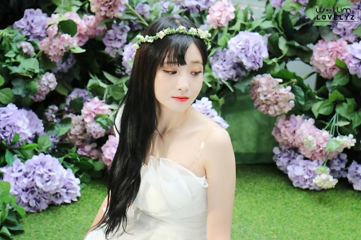 [러블리즈] 무민 안경닦이를 선물받아서 지애누나 | 인스티즈