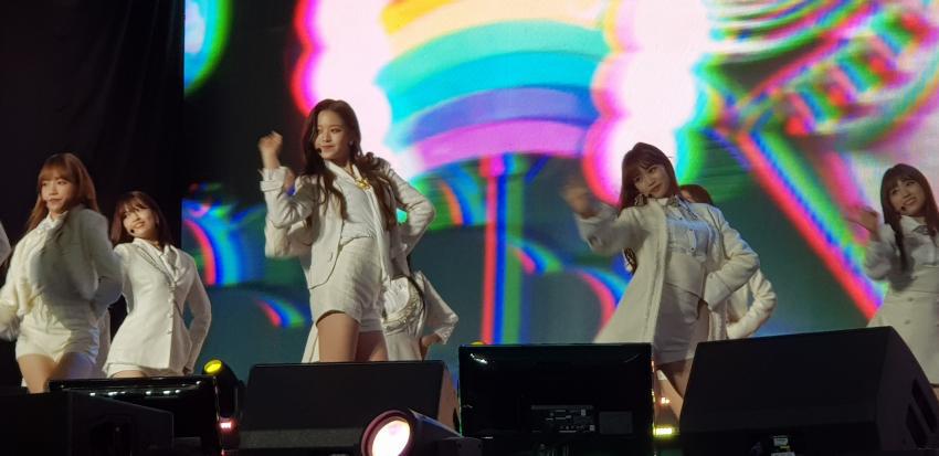 오늘자 제주도에서 CJ 기업행사 공연중인 아이즈원 | 인스티즈