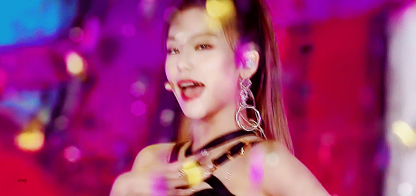 오늘 가요대전 무대 ITZY 예지.gif | 인스티즈